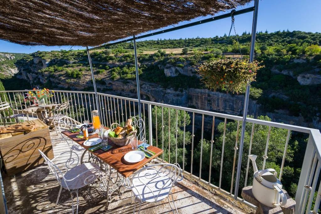 Le Brianyourhosthelper Apartamento Minerve Exterior foto