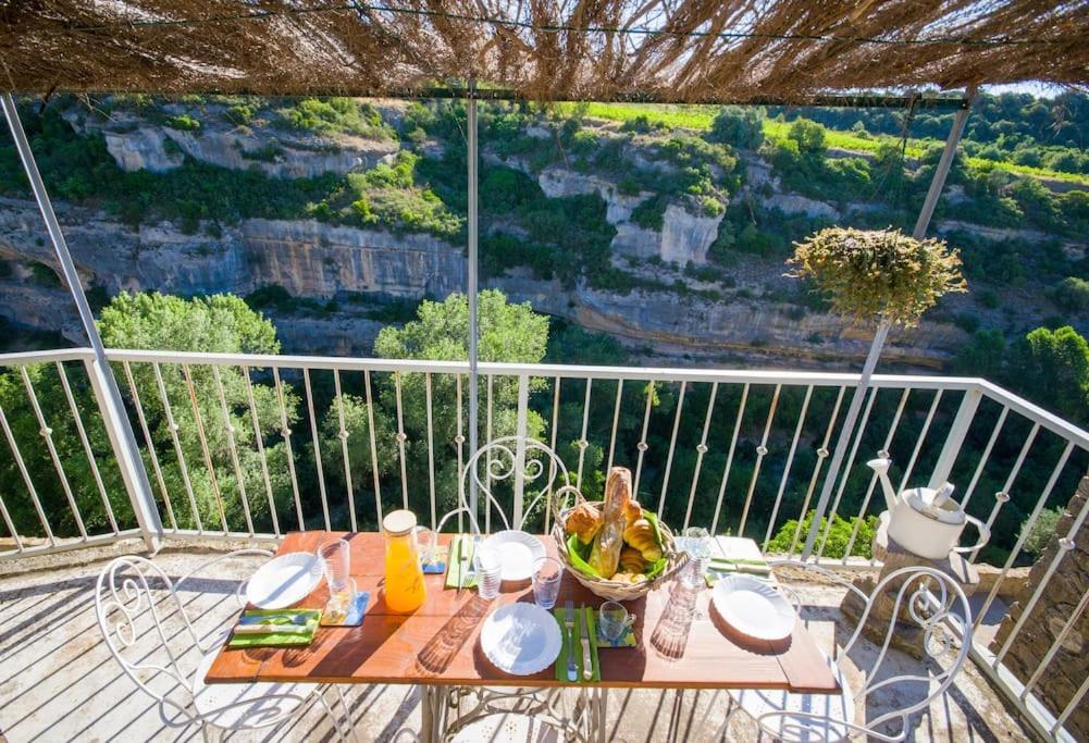 Le Brianyourhosthelper Apartamento Minerve Exterior foto