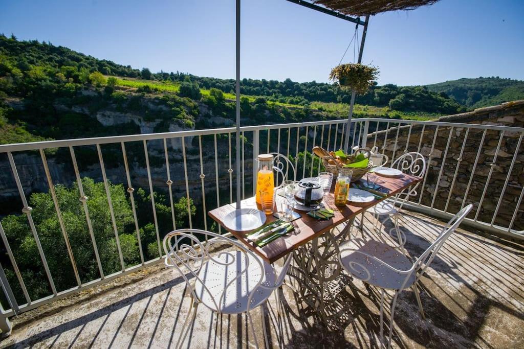 Le Brianyourhosthelper Apartamento Minerve Exterior foto